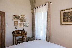 Abbey Abode image 11