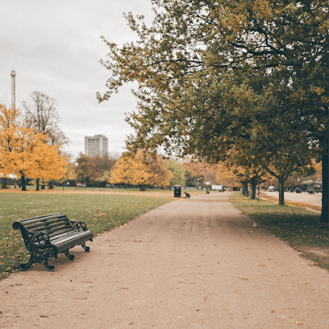 Walk to the famous Hyde Park in just over twenty minutes