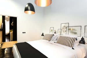French Charm image 3