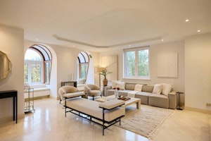 Penthouse Residence image 4