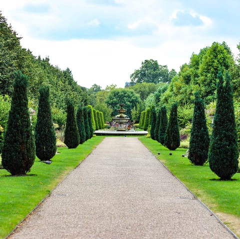 Enjoy a stroll through Regent's Park on your way to Marylebone