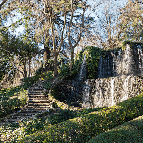 Stroll through Fuente del Berro Park, two minutes away