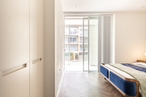 London Blue image 14