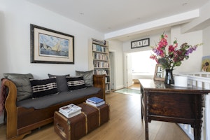 River Thames Retreat image 2