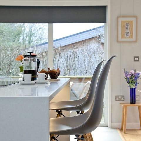 Savour your morning coffee at the bright and airy breakfast bar