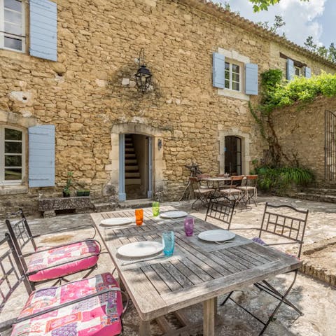 Gather in the garden for alfresco meals under the Provencal sky 