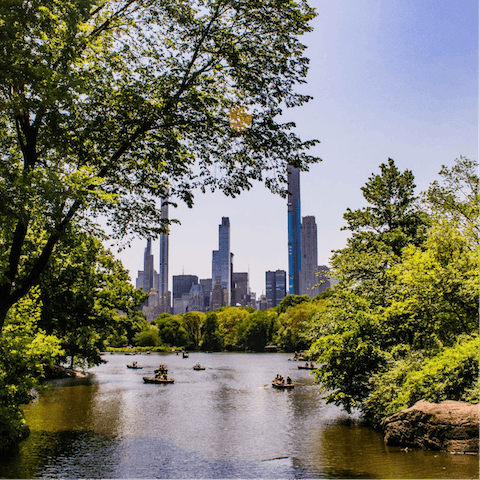 Visit the fascinating Museum Mile followed by a visit to the leafy expanse of Central Park – a twenty-minute walk
