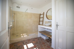 Rose Garden Villa image 8