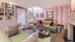 Curzon Pop image 2