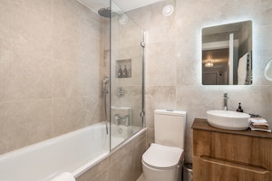 Kensington Hideout image 13