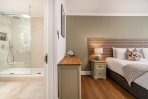 Kensington Hideout image 8