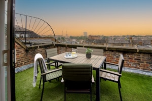 Kensington Hideout image 1