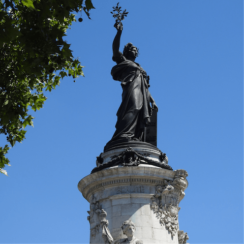 Visit Place de la République, twenty-five minutes on foot