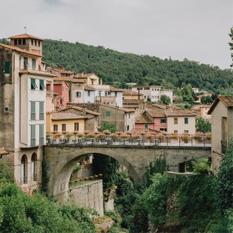 Make the drive to the town of Arezzo, only minutes away