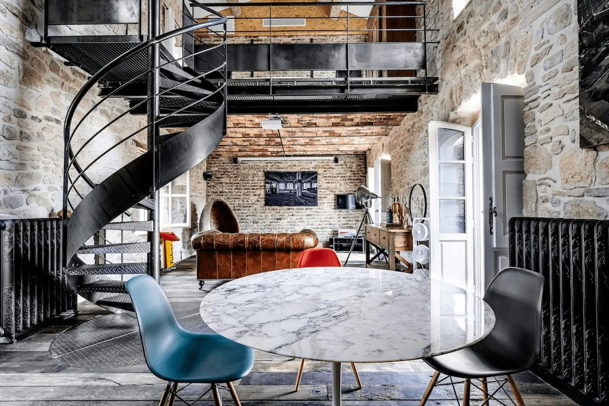 Stone & Silk, Occitania