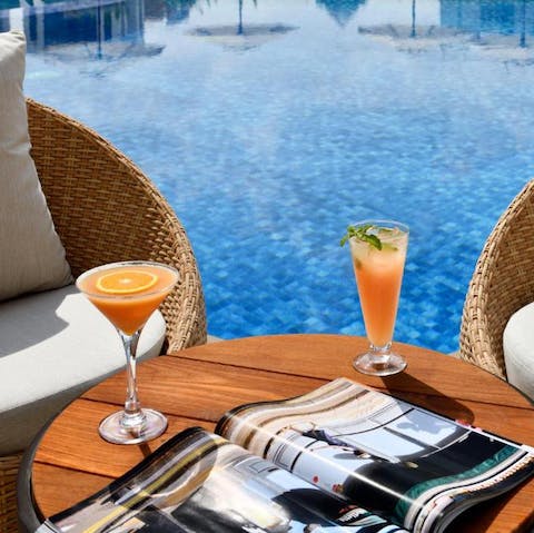 Sip on cocktails by the pool and embrace that luxury Dubai lifestyle