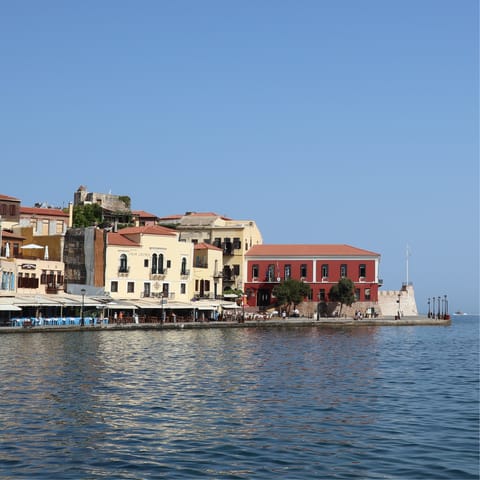 Enjoy seafront strolls in Chania – less than ten minutes away
