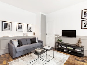 A Picture Of Chic image 12