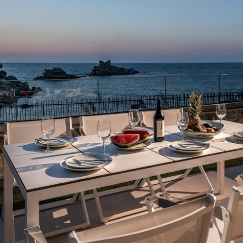 Look forward to romantic dinners with a sunset backdrop