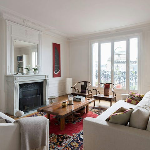 Relax amid the classically Parisian decor of this charming apartment