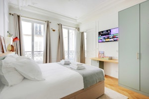 Parisian's Reverie image 11