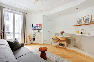 Parisian's Reverie image 1