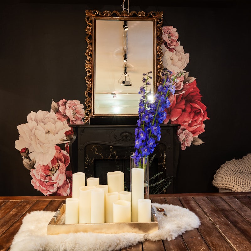 The romantic decor