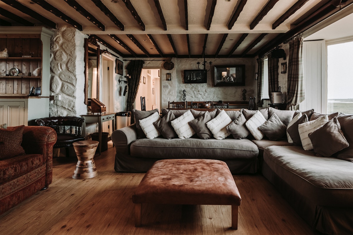 The Twitcher, Wales