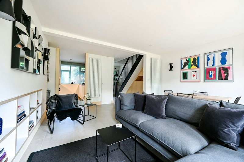 Oval Abode main image