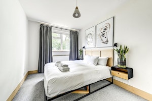 Oval Abode image 6