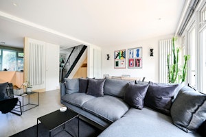 Oval Abode image 4