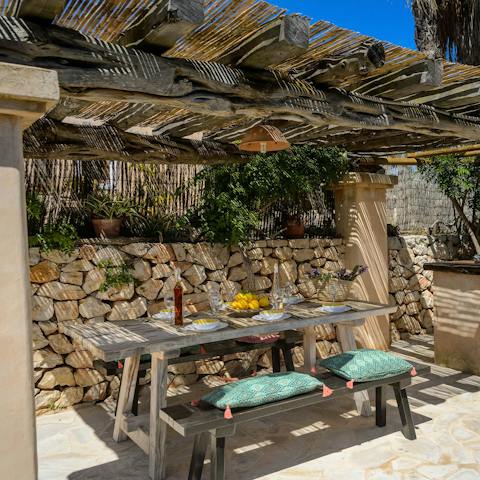 Enjoy an alfresco barbecue under the pergola