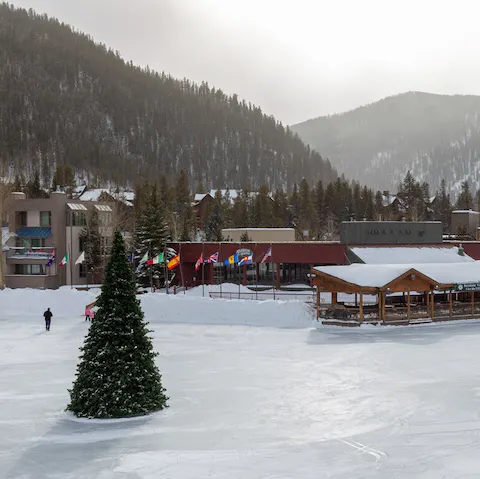 Enjoy the resort's winter sports 