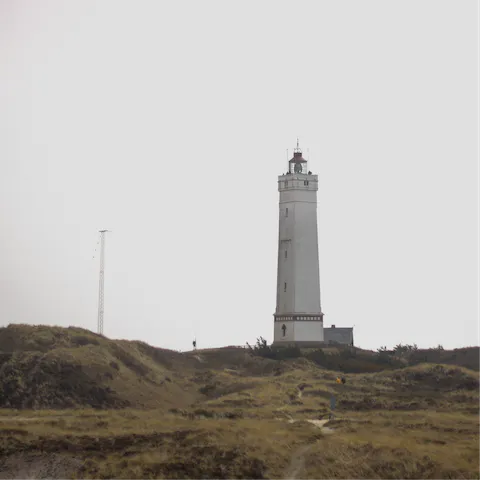 Walk over to Blåvandshuk lighthouse in fifty minutes and continue to the neighbouring beach
