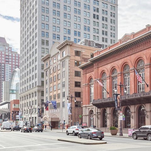 Explore the Center City area – your home is an easy walk from all its biggest sights