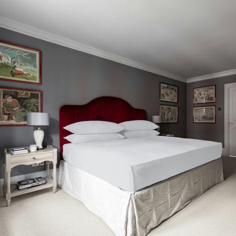 Get a good night's sleep in the cosy main suite