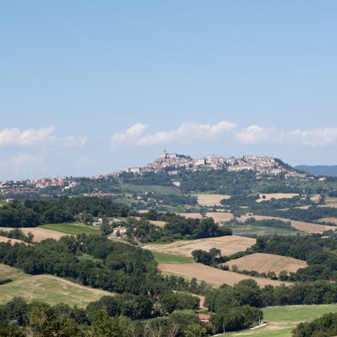 Easily explore the Umbrian countryside