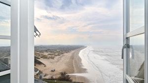 A Penthouse on the Shore image 7