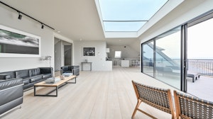 A Penthouse on the Shore image 5