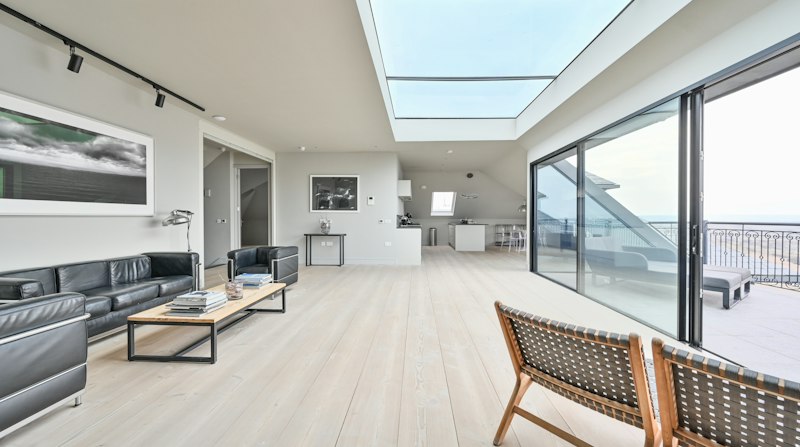 A Penthouse on the Shore additional image