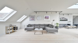 A Penthouse on the Shore image 4