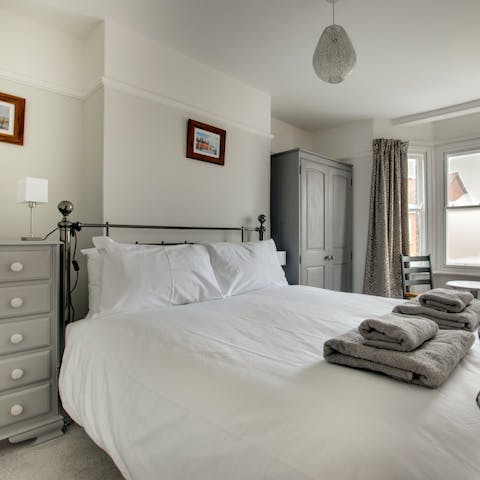 Start the day with a lie-in in the comfortable and cosy bedrooms