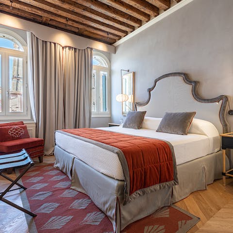 Wake up in the elegant bedrooms feeling rested and ready for another day of Venice sightseeing
