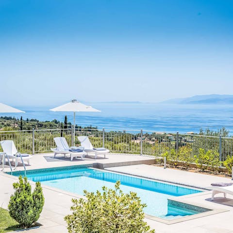 Admire the Ionian Sea from the private swimming pool