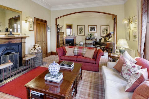 Stretch out in a cosy, traditional lounge