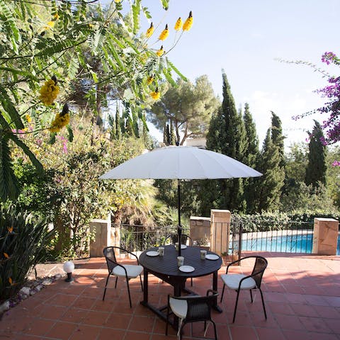 Eat breakfast outdoors on the furnished patio area