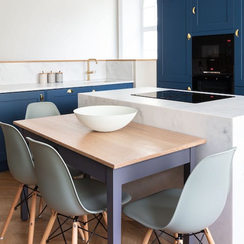 Cook and dine together in the calming simplicity of this home