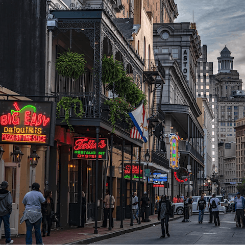 Discover NOLA's hottest spots nearby