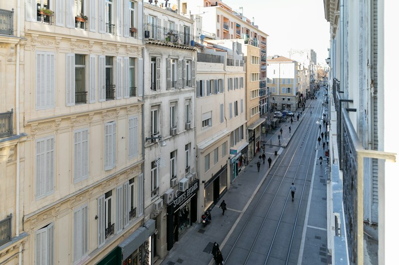 Escape to Marseille additional image
