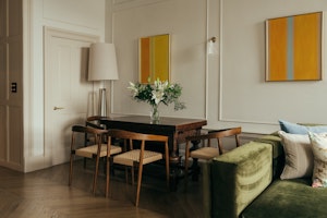Royal Muse image 1